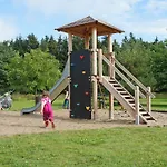 Reetdachhaeuser Am Bakenberg Feriehus
