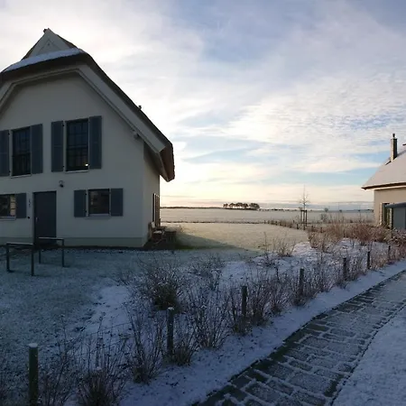 Feriehus Reetdachhaeuser Im Am Bakenberg Dranske