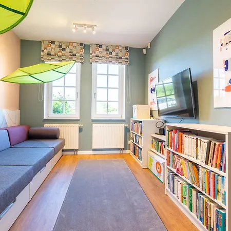 Reetdachhaeuser Am Bakenberg *