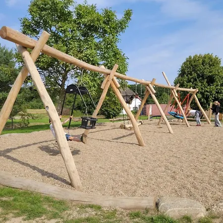 Reetdachhaeuser Im Am Bakenberg Feriehus Dranske