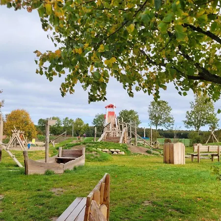 Reetdachhaeuser Am Bakenberg * ドランスケ