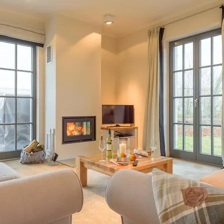 Reetdachhaeuser Am Bakenberg ドランスケ