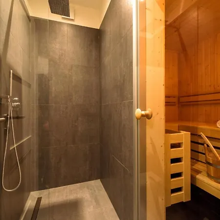 Reetdachhaeuser Am Bakenberg Dranske