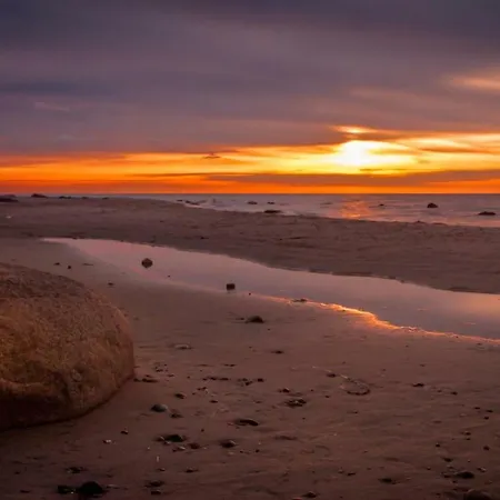 Holiday home Reetdachhaeuser Am Bakenberg