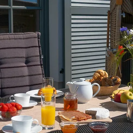 Reetdachhaeuser Am Bakenberg * ドランスケ