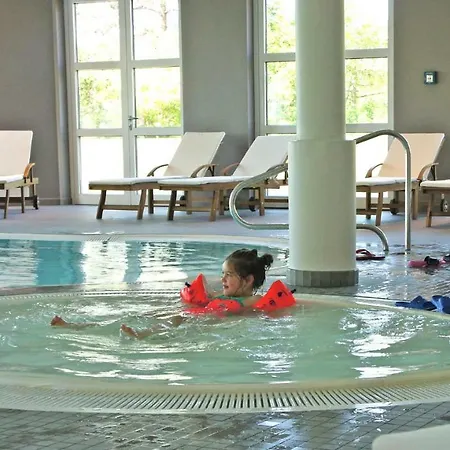 Holiday home Reetdachhaeuser Am Bakenberg