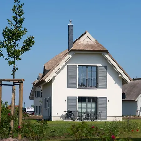 Reetdachhaeuser Im Am Bakenberg Feriehus *