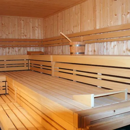 Reetdachhaeuser Am Bakenberg * ドランスケ