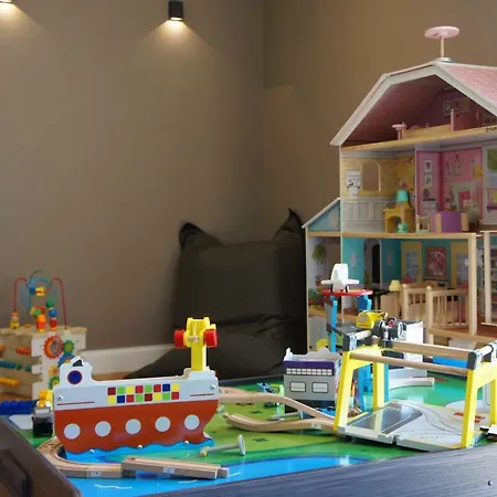 Reetdachhaeuser Am Bakenberg