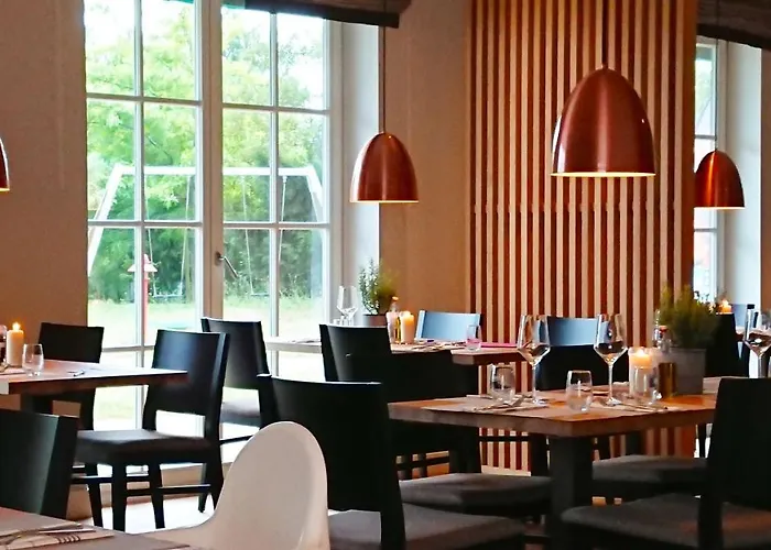 Ferienhaus Reetdachhäuser Am Bakenberg