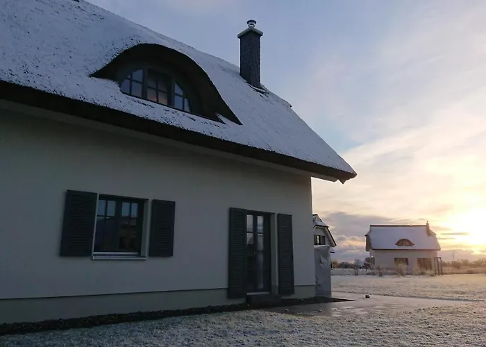 Reetdachhäuser Am Bakenberg