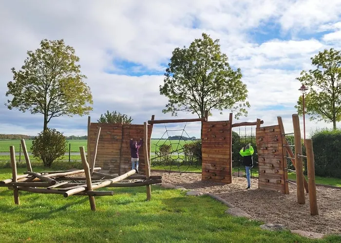 Reetdachhäuser Am Bakenberg