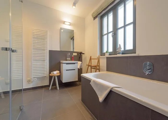 Reetdachhäuser Am Bakenberg