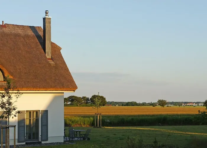 Reetdachhäuser Am Bakenberg