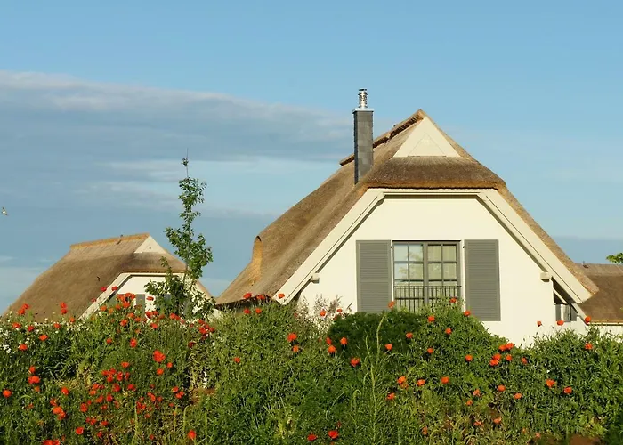 Reetdachhäuser Am Bakenberg *