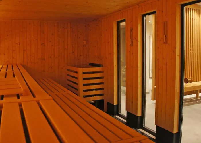 Ferienhaus Reetdachhäuser Am Bakenberg